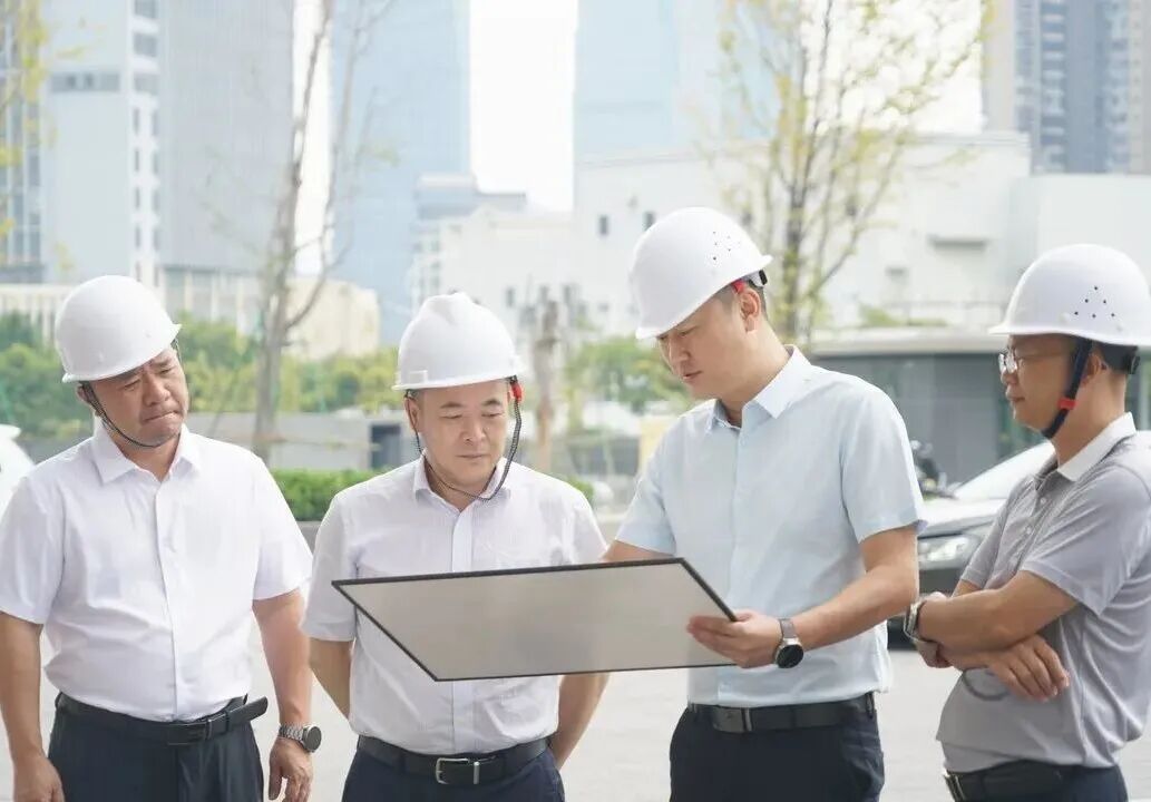 赵家维实地察看场馆建设情况