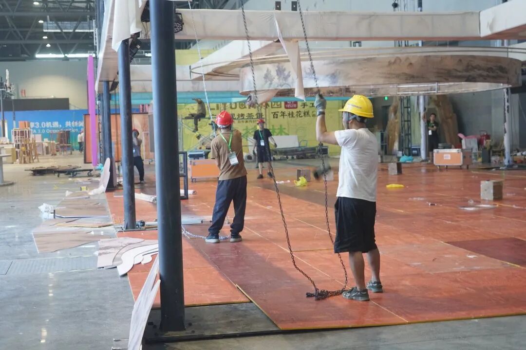 实地检查高处作业安全防护措施落实情况